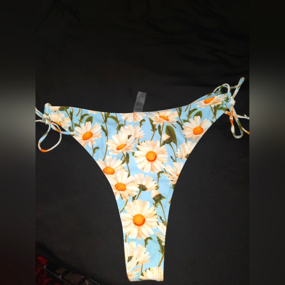 Fashion Nova Plus size swim bottom 1XL
